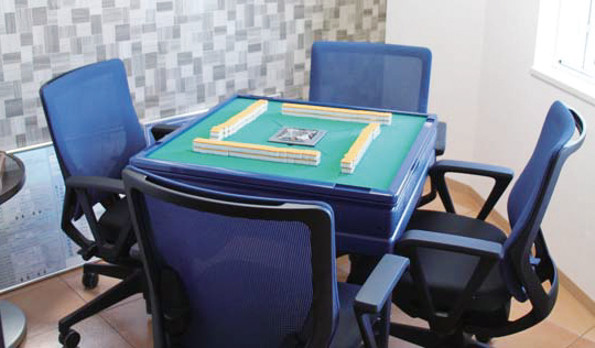 プラチナシニアサロン アリアーヌ宮の森 ー 麻雀部屋